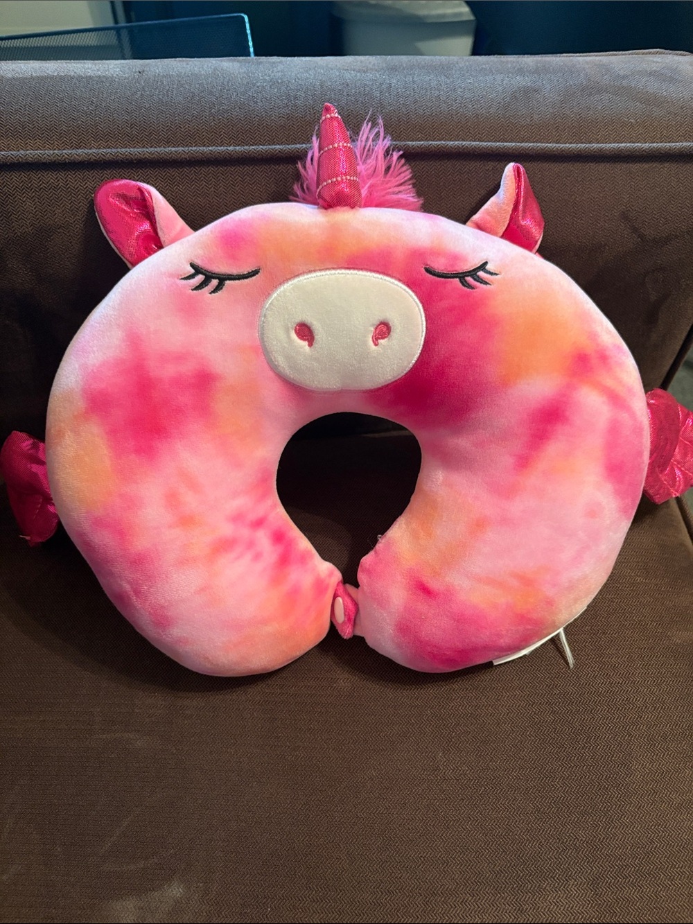 Squishmellow Henley the allicorn neck pillow